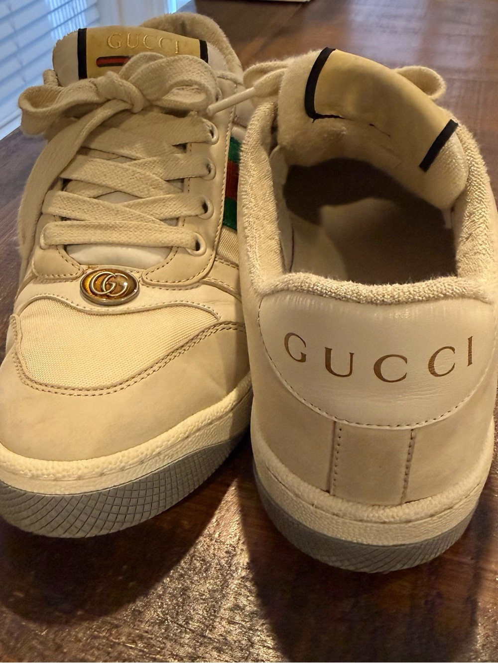 Gucci Off-White/Cream Suede & Leather Sneaker Interior Detail - Picture 3 of 5